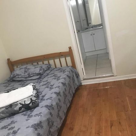 Monthly University Apartment-Elizabeth Toronto Kültér fotó
