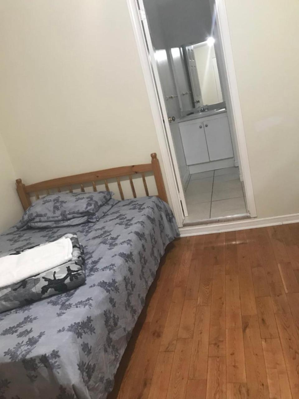 Monthly University Apartment-Elizabeth Toronto Kültér fotó