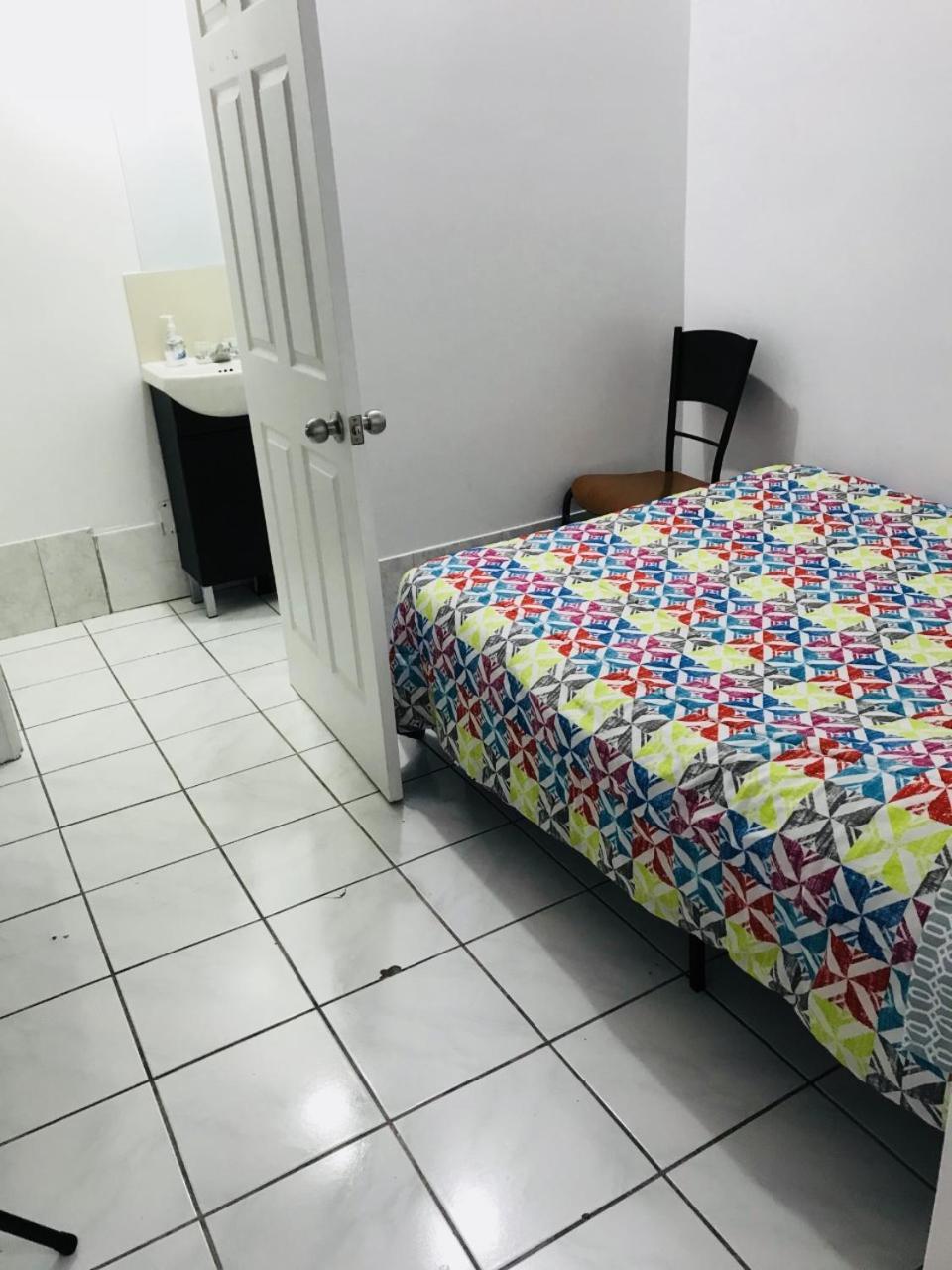 Monthly University Apartment-Elizabeth Toronto Kültér fotó